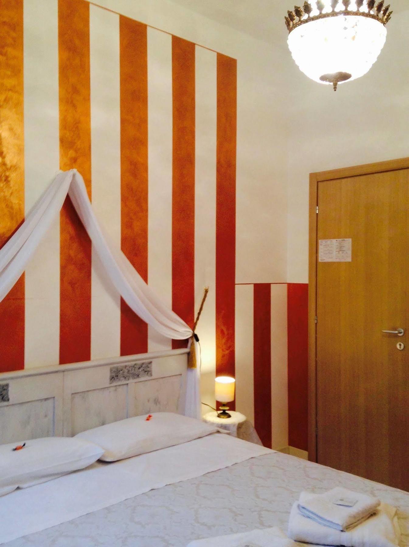 Giulietta E Romeo Hotel เวโรนา ภายนอก รูปภาพ
